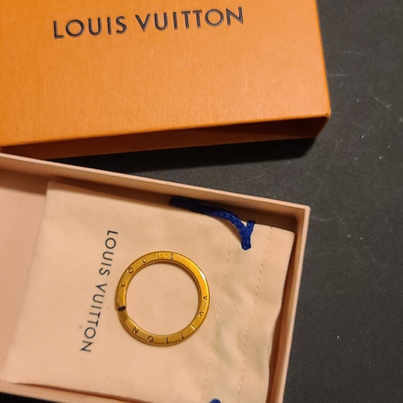 Louis Vuitton keyring - Picture 3 of 3